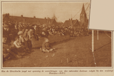 873512 Afbeelding van het jeugdige publiek bij de voetbalwedstrijd tussen Hercules (Utrecht) en H.F.C. (Haarlem), op ...